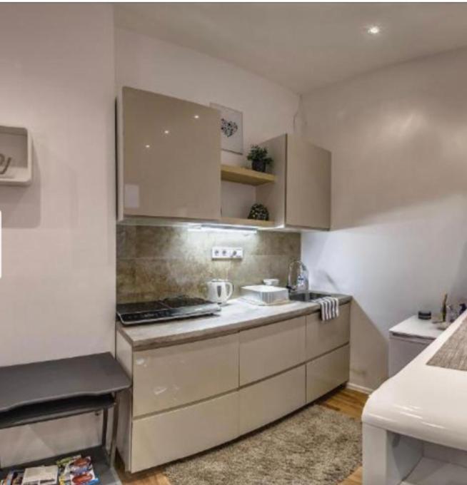 Diamond * Budapest